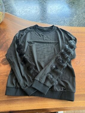Black Women's Faux Fur Trim Crewneck Sweater